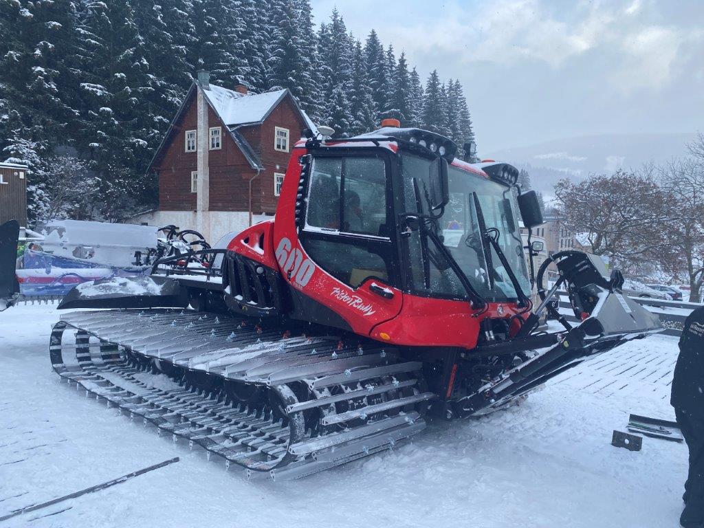 Mega Plus Janské Lázně - 4x stroj PistenBully