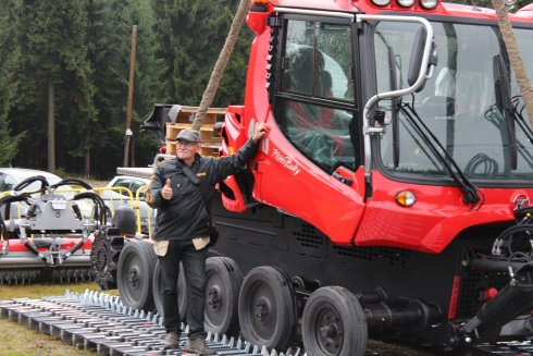 015 skládání stroje PistenBully 400