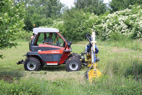 Reform Metrac H7 RX s výložníkovým mulčovačem