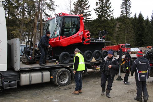 010 skládání stroje PistenBully 400