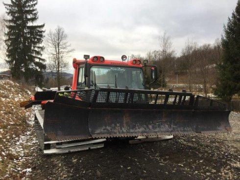 Dvanáctipolohová radlice ke stroji PistenBully 300