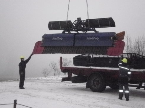 010 skládání stroje PistenBully 200