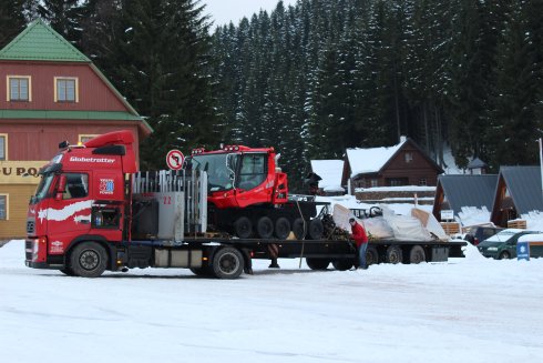 001 skládání stroje PistenBully 400 Park 4F