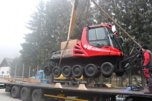 Skládání stroje PistenBully 600 Park SELECT