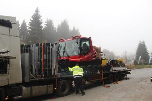 Skládání stroje PistenBully 600 Park SELECT