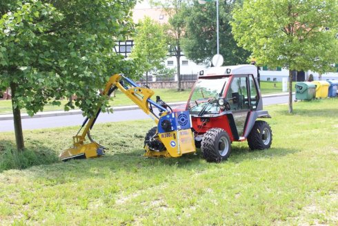 Reform Metrac H7 RX s výložníkovým mulčovačem