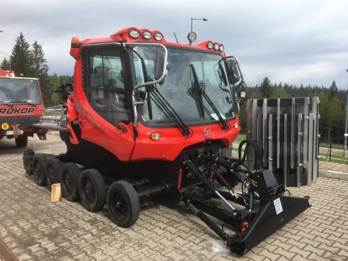 Nový stroj PistenBully 400