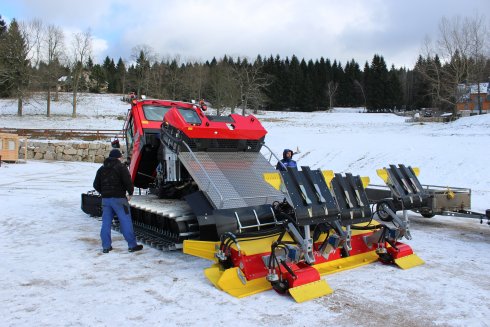 027 PistenBully 100 SCR