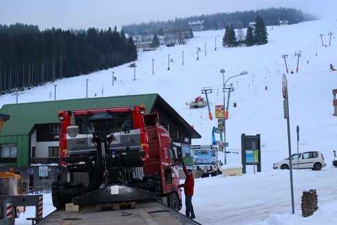 006 skládání stroje PistenBully 400 Park 4F