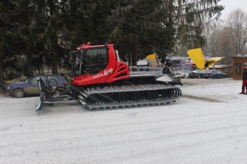 Zkompletovaný stroj PistenBully 600 Park SELECT