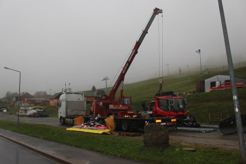 010 Skládání stroje PistenBully 400 Park