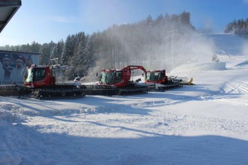 Flotila strojů PistenBully - Skipark Červená Voda