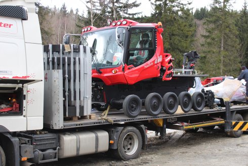 003 skládání stroje PistenBully 400