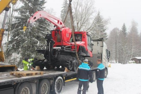 Příprava na skládání nového stroje PistenBully  600 W EU5