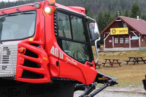 022 skládání stroje PistenBully 400