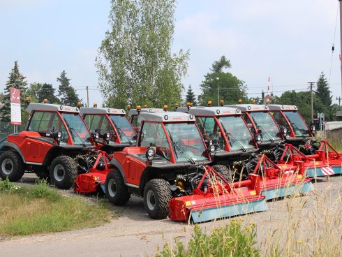 stroje Reform Metrac H7X připraveny na odvoz