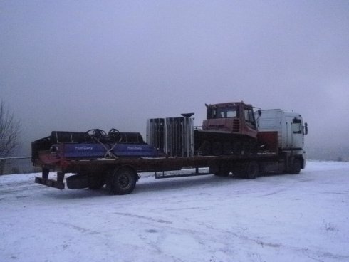 001 stroje PistenBully 200 je na místě