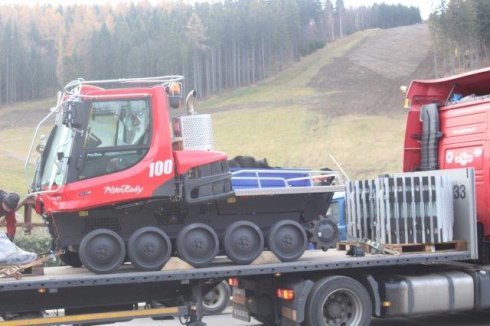 Nový stroj PistenBully 100 SCR