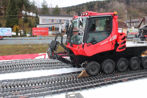 009 kompletace stroje PistenBully 400