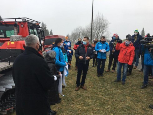 slavnostní předání klíčů ke stroji PistenBully 100 EU5