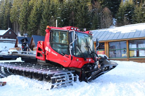 017 skládání stroje PistenBully 400 Park 4F