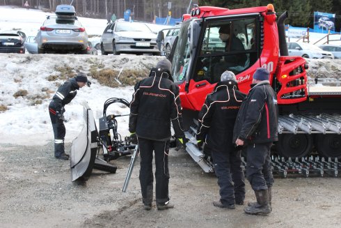 015 skládání stroje PistenBully 400