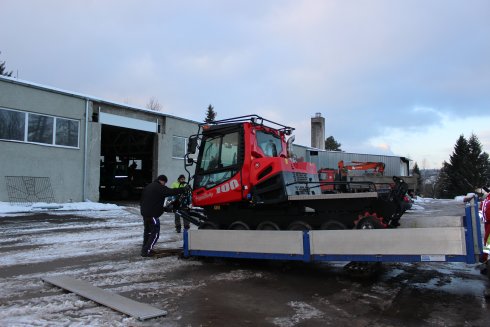 007 skládání stroje PistenBully 100 4F