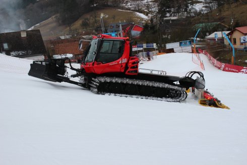 030 PistenBully 400