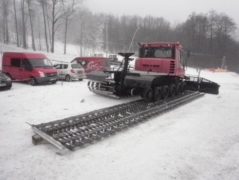 023 kompletace stroje PistenBully 200