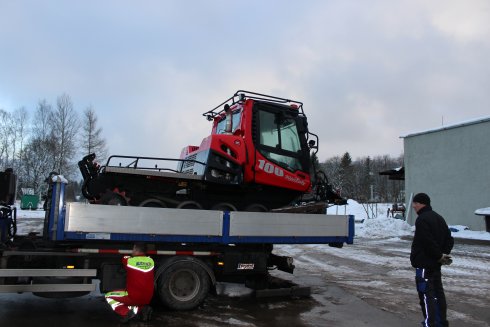 003 skládání stroje PistenBully 100 4F