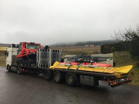 Příjezd do Čenkovice - PistenBully 600