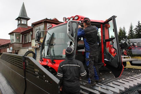 028 PistenBully 400