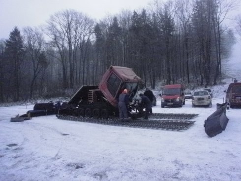 020 kompletace stroje PistenBully 200