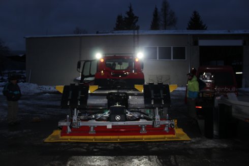 052 PistenBully 100 4F