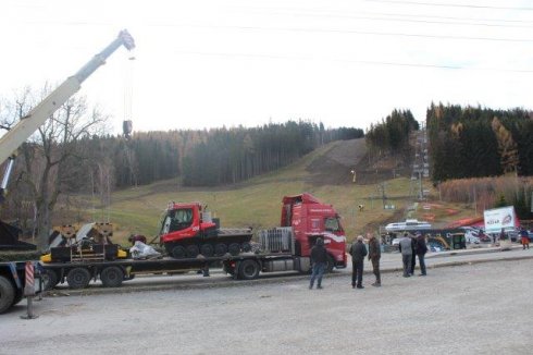 Skládání stroje PistenBully 100 SCR