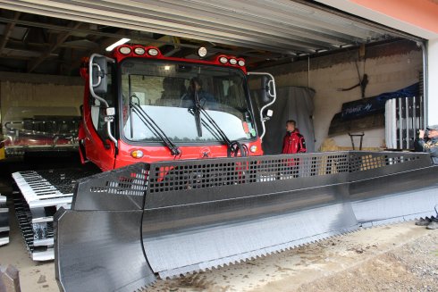 044 PistenBully 400