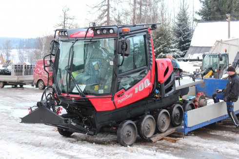 009 skládání stroje PistenBully 100 4F