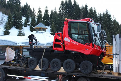 003 skládání stroje PistenBully 400 Park 4F